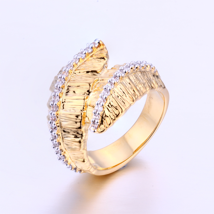 CR1607348 Latest Simple Design 18k Gold Diamond Engagement Wedding Rings